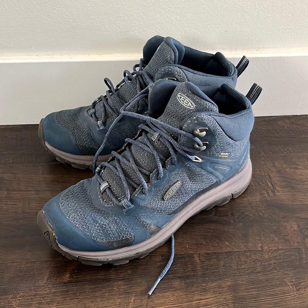 Keen Womens Hiking Boot 7